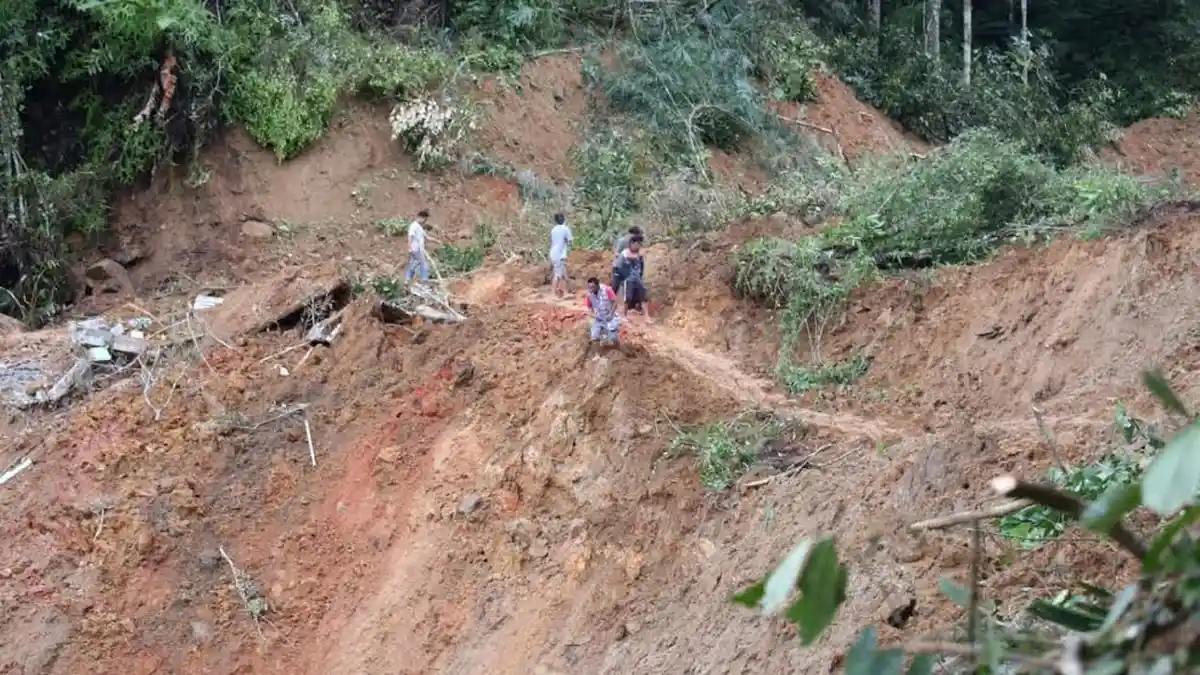 Jalan Poros Palopo-Toraja Terputus, Warga Palopo Ingin ke Toraja Harus Lewat Sidrap