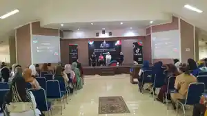 TikTok-bersama-Sejiwa-Foundation-menggelar-roadshow-di-SMK-Negeri-3-Bogor.jpg