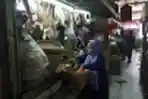 Pedagang di Pasar BloK G Tanah Abang Tutup Lebih Awal