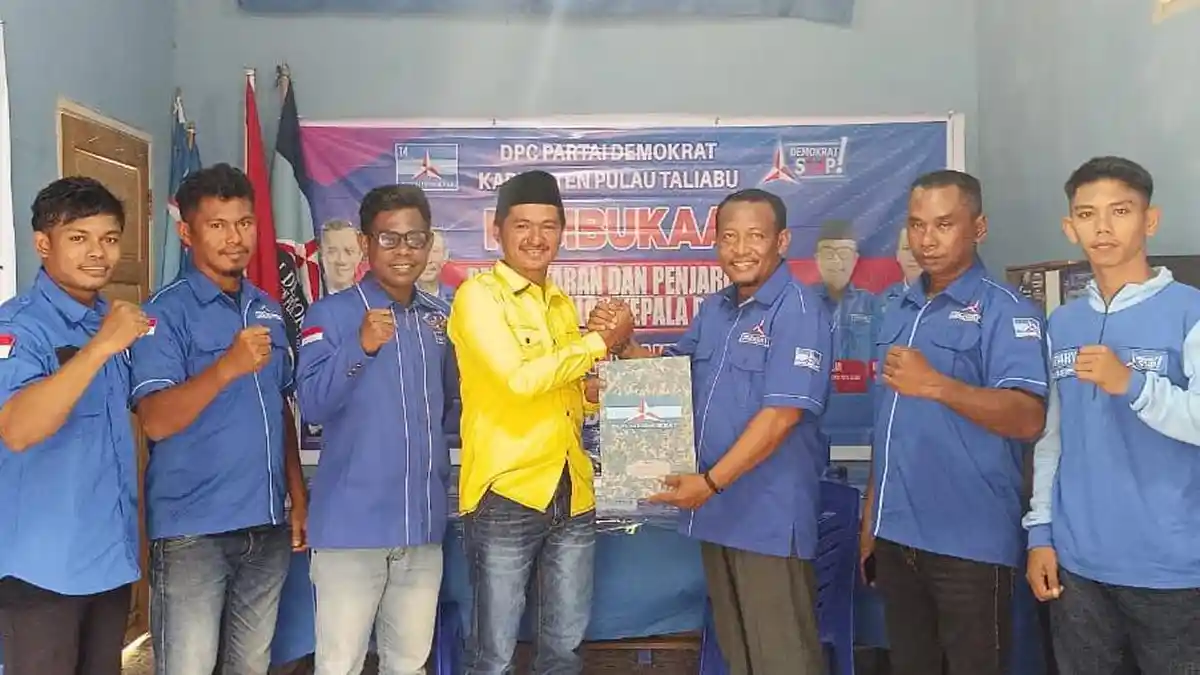 Paslon CPM-SOM Daftar Sebagai Bakal Calon Bupati dan Wakil Bupati Taliabu di Demokrat