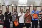 Bupati-H-Dian-Rachmat-Yanuar-didampingi-Asisten-Daerah-Asda-II-Setda.jpg