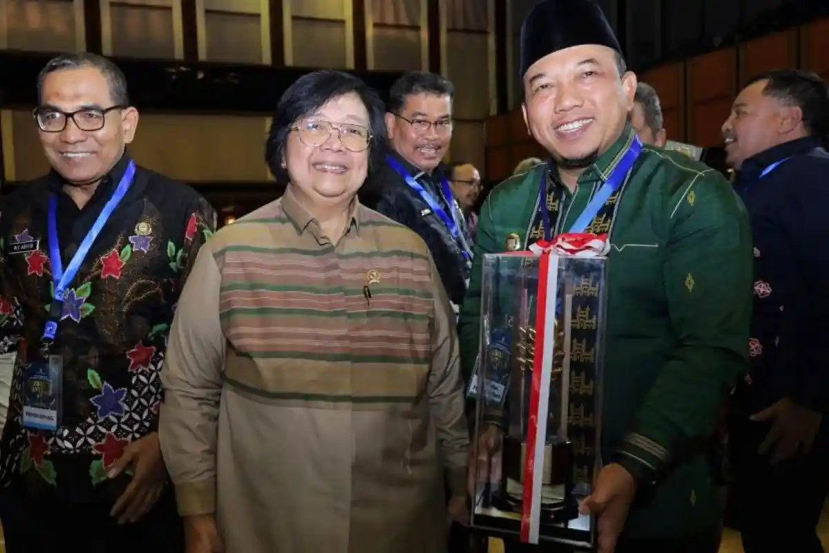 Dapat Penghargaan Nirwasita Tantra KLHK, Wabup Siak Dedikasikan untuk Masyarakat Siak