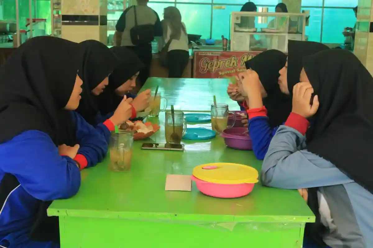 Cara SMAN 7 Kota Malang agar Lingkungan Sekolah Bebas Sampah Plastik Sekali Pakai