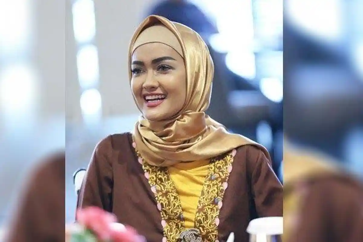 MASYAALLAH, Wanita Ini Bikin Heboh, Disebut Jelmaan Julia Perez, Mirip Banget Hampir Tak Ada Bedanya