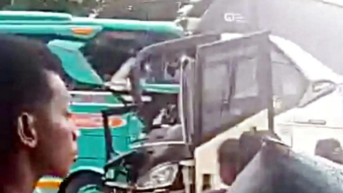 Sopir Bus Murni Jaya Tewas Terjepit, Kabin Kemudi Ringsek Tabrak Muka Bus Efisiensi