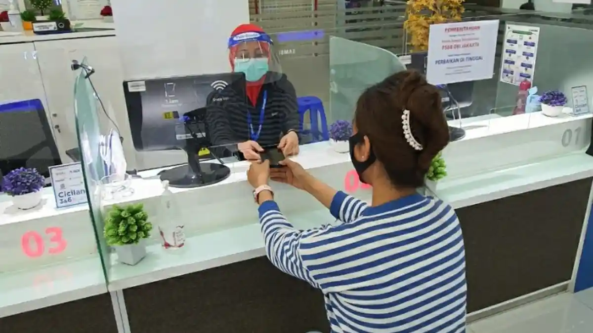Layanan Gratis Sanitasi Smartphone dengan Sinar UV-C Tersedia di Samsung Service Center Manado