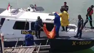 Satu-diantar-korban-yang-ditemukan-dan-dievakuasi-Tim-SA.jpg