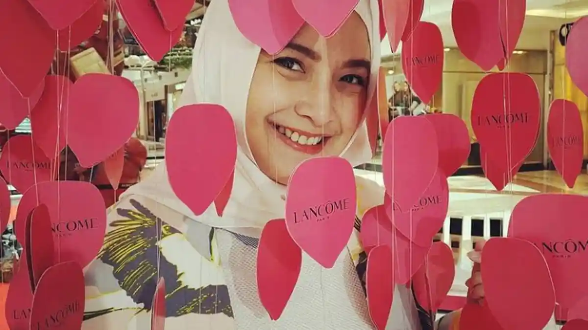 Artis Cantik Mantan Model Majalah Playboy, Kini Banting Stir jadi Sopir Jalanan