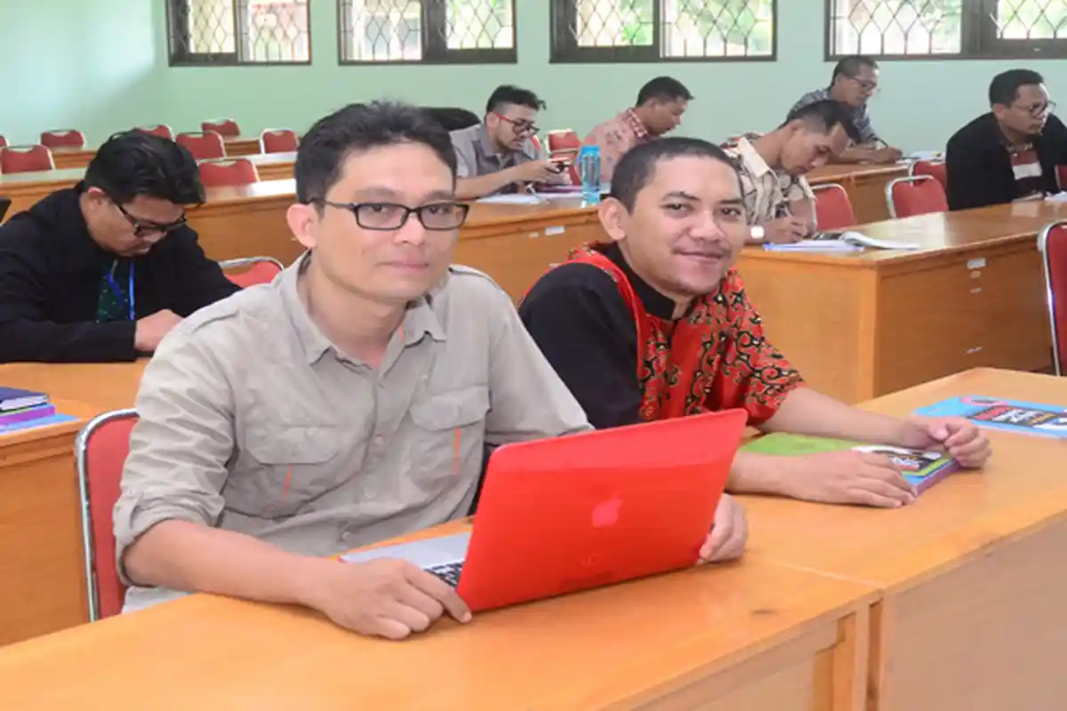 Keren! 2 Guru IT Terbaik Indonesia dari Kalbar Magang ke Korea Selatan, Satu Guru di Pedesaan Lho!