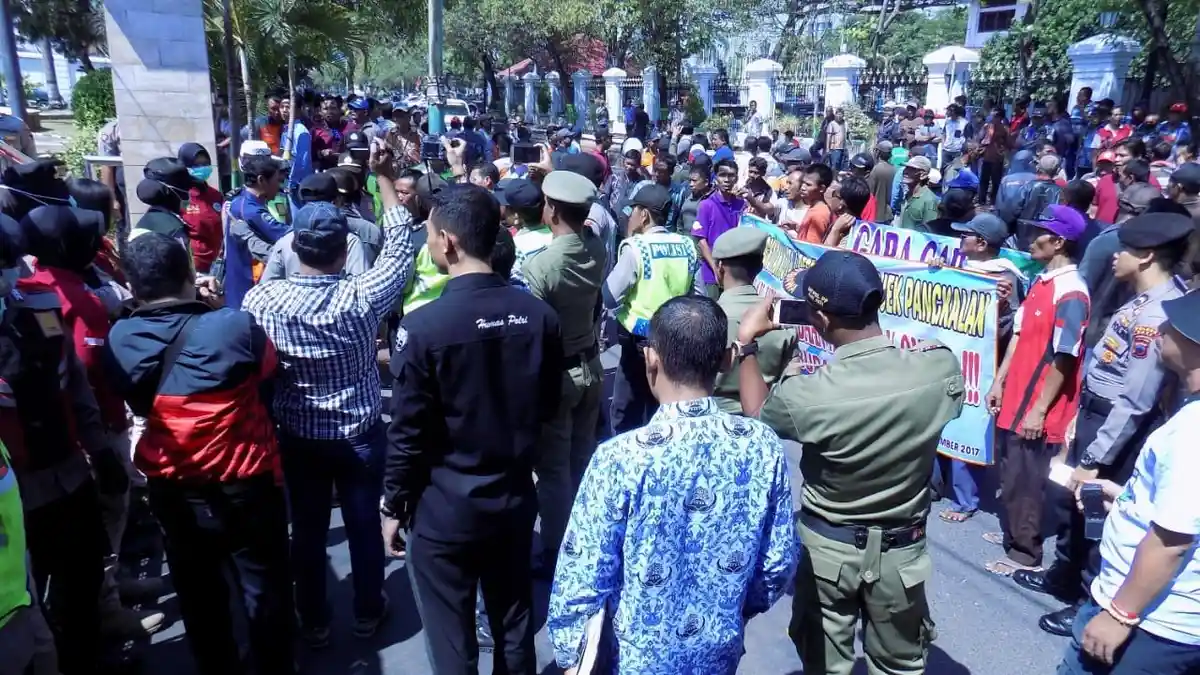 Pengemudi Angkutan Konvensional Tolak Angkutan Online Beroperasi di Kabupaten Pati