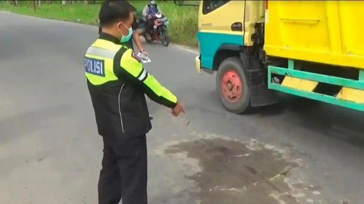 Diduga Ugal-ugalan Saat Asmara Subuh, Pemuda Tewas Setelah Terjatuh & Dihantam Motor Pengendara Lain