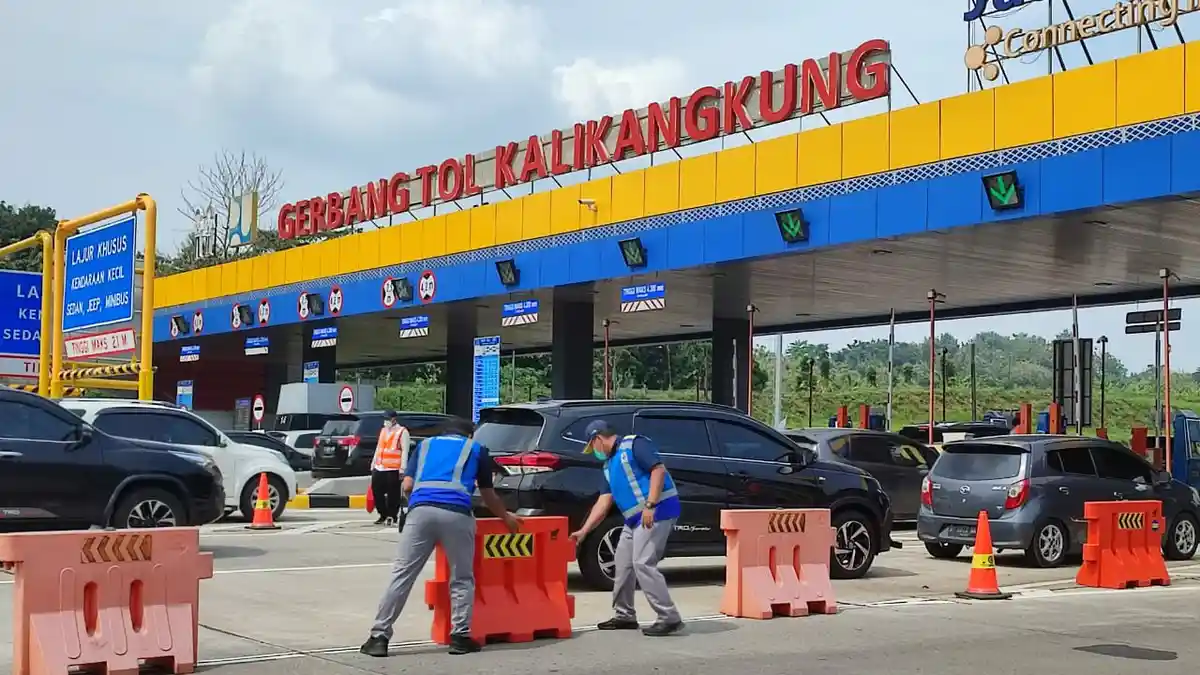 Info Arus Mudik 2023 Terkini, One Way Hingga GT Kalikangkung Diperpanjang, Kendaraan Naik 54 Persen