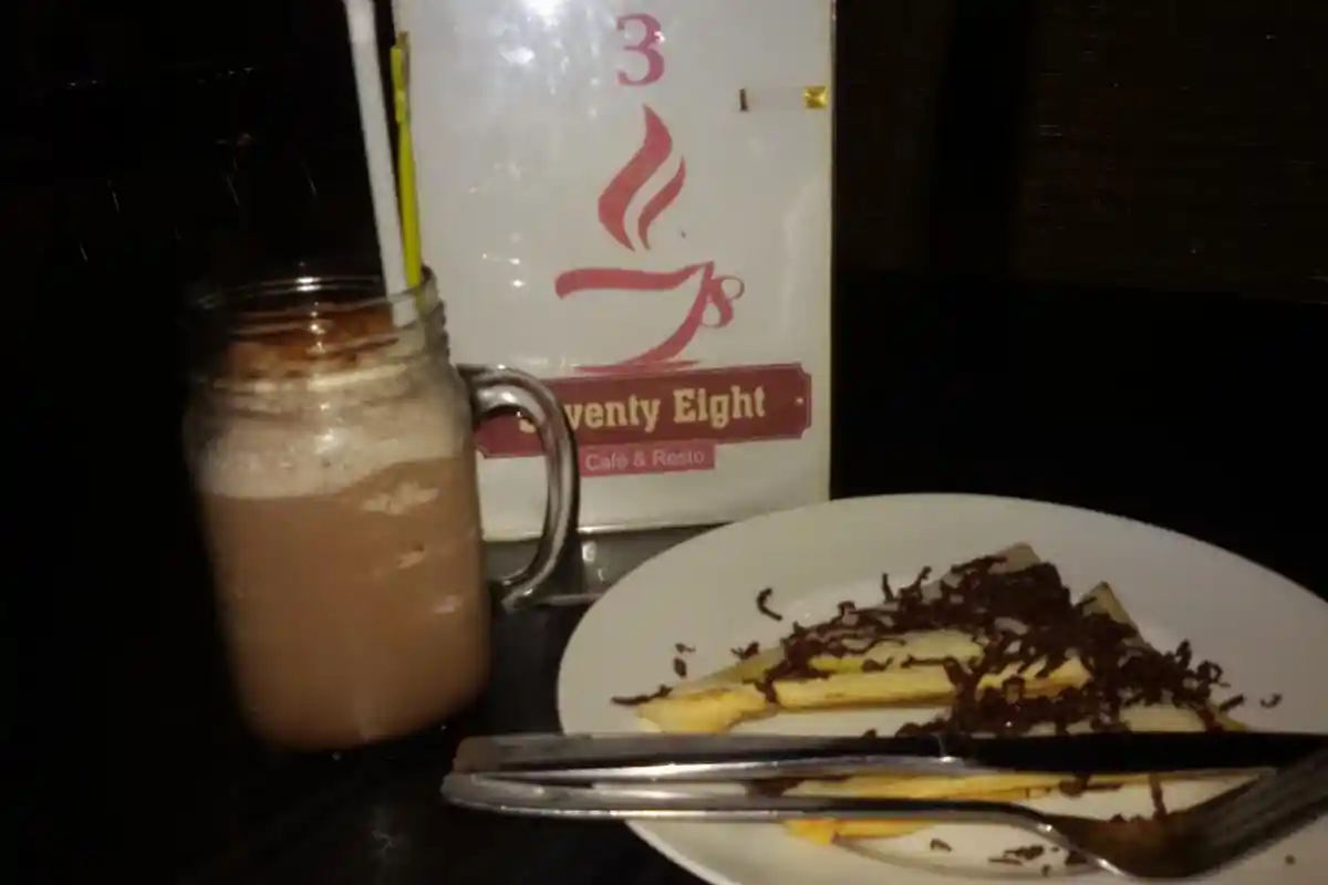 Kalau ke Cafe Seventy Eight, Coba Roti Bakar Coklat dan Ice Chocolate Blackforest