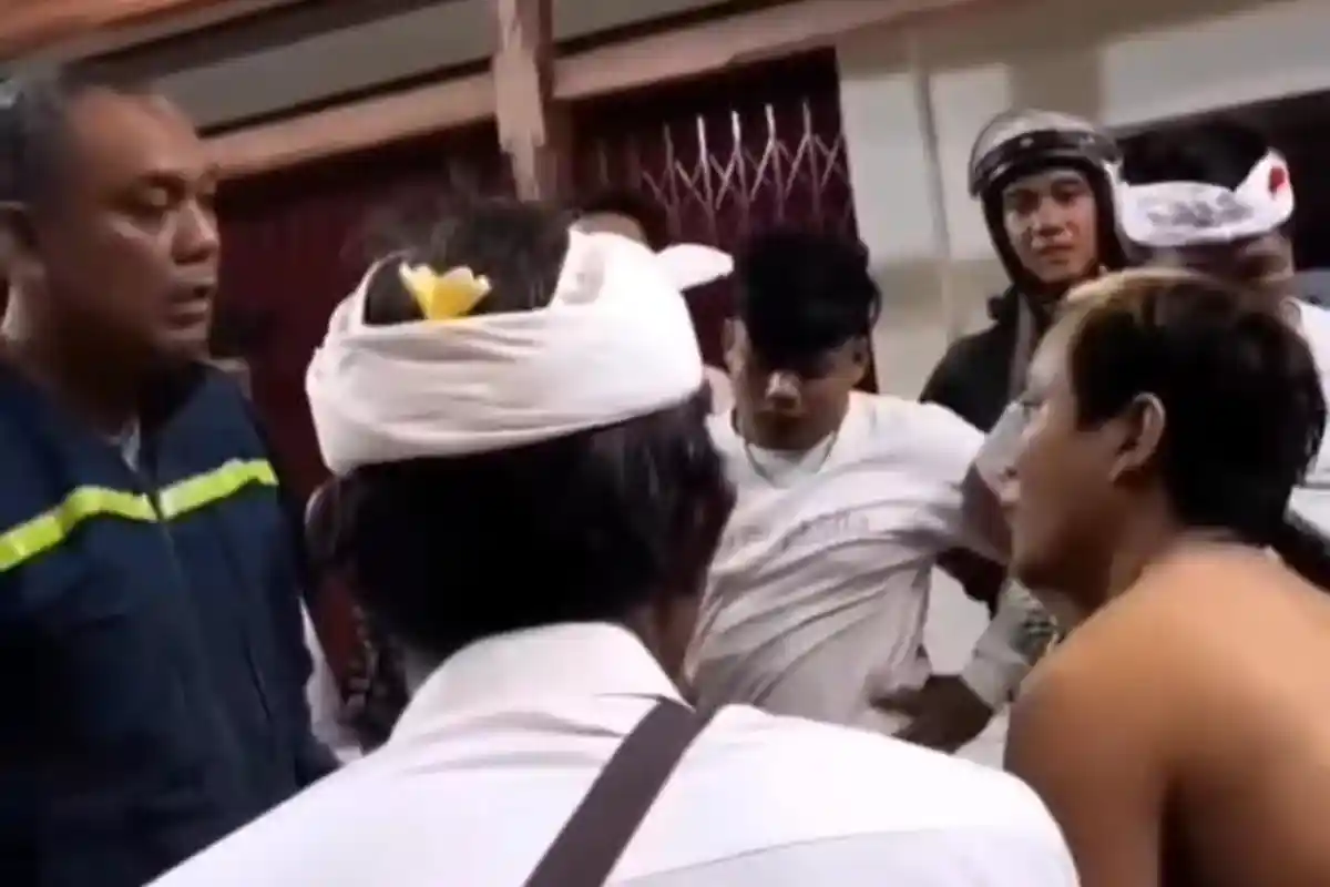 DICOKOK Polres Badung! Serorang Pria Diduga Ambil Tempelan Narkoba di Wilayah Darmasaba