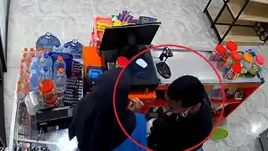 Rekaman-CCTV-pria-yang-melakukan-pelecehan-terhadap-kasir-minimarket.jpg