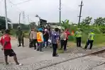 Pemotor Tewas Tertabrak KA Sembrani di Perlintasan Rel di Lamongan, Motor Terlempar 30 Meter