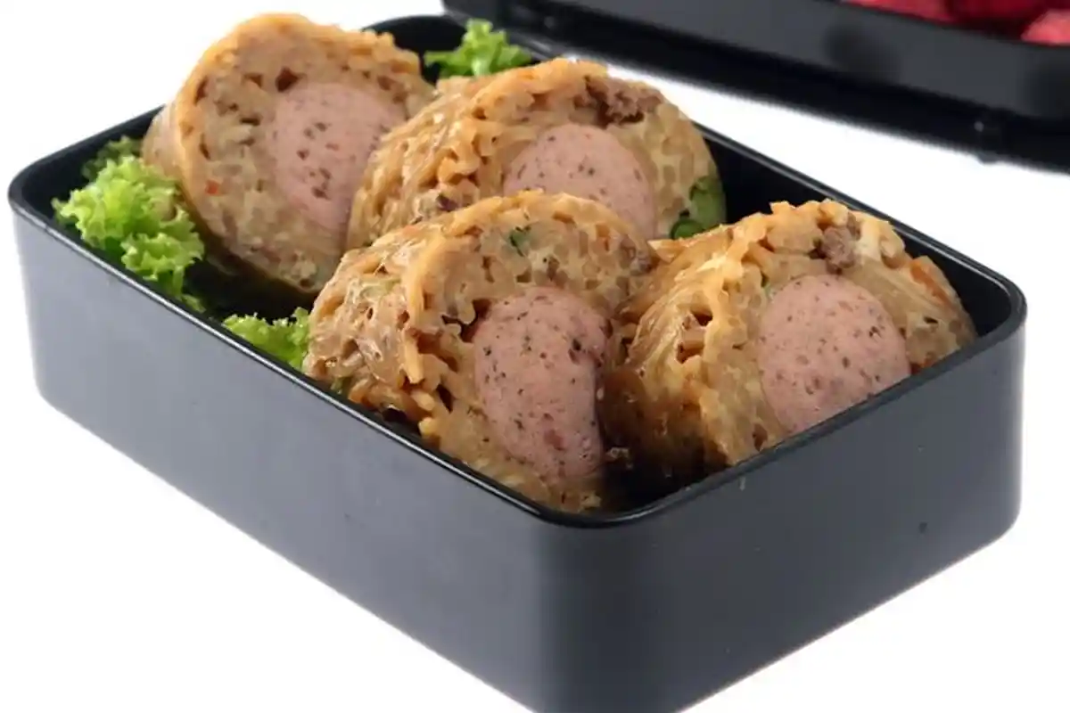 Rolade Mi Isi Sosis Enak Sarapan Unik yang Bikin Si Kecil Tidak Sulit Sarapan