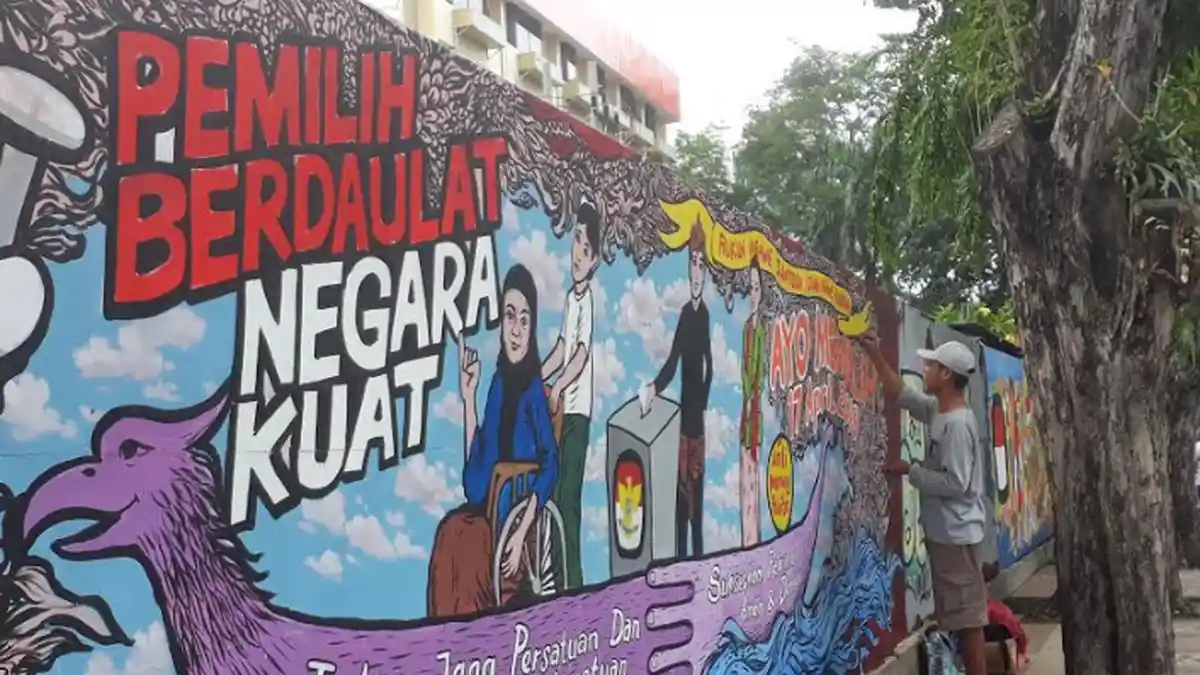 Pelukis dari Yogyakarta hingga Saltiga Beradu Karya Ajak Pemilu Damai dan Tidak Golput di Surabaya