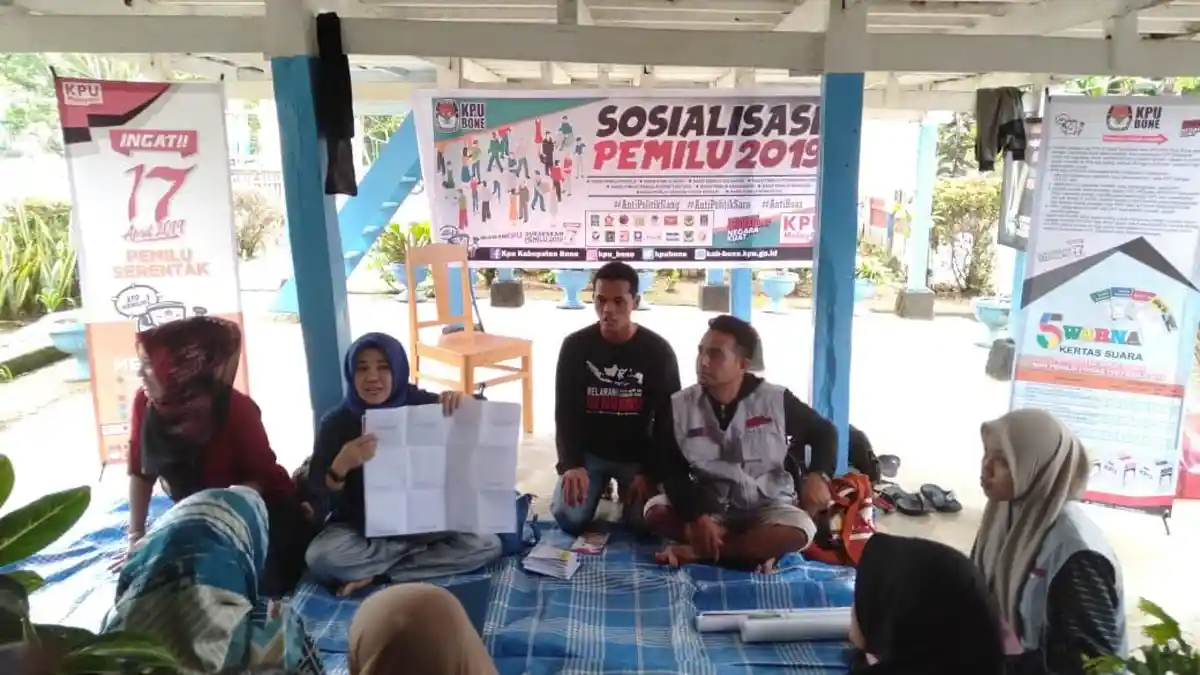 Relasi Basis Disabilitas KPU Bone Sasar Pemilih Lansia di Panyula