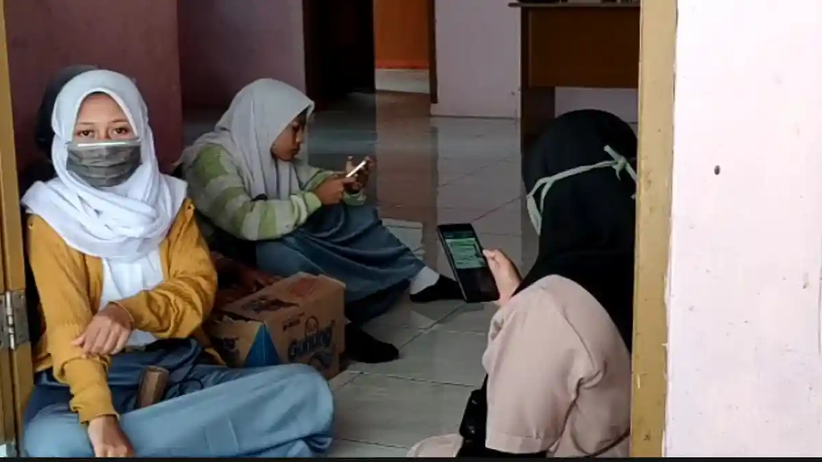 Dinas Pendidikan Belum Bisa Beri Solusi Lima Siswi yang Tak Bisa Bersekolah