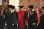 Taufik Kiemas Terima Gelar Doktor Kehormatan