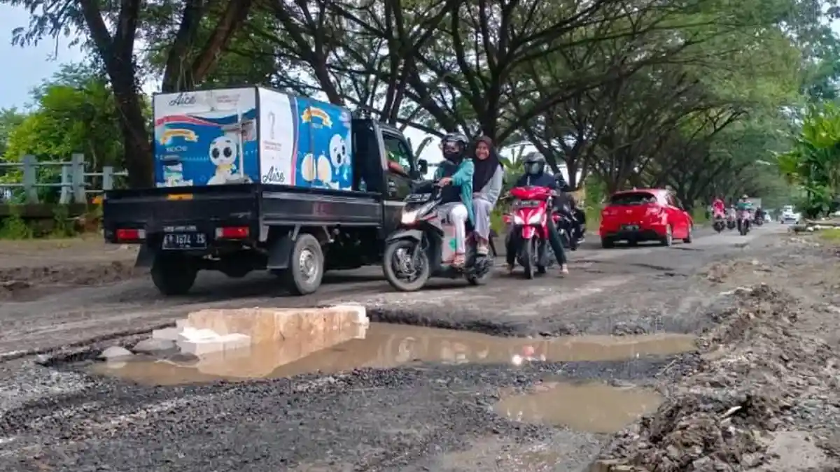 Belum Semua Jalan Rusak di Kabupaten Pati Diperbaiki, Dana Terbatas Jadi Alasan