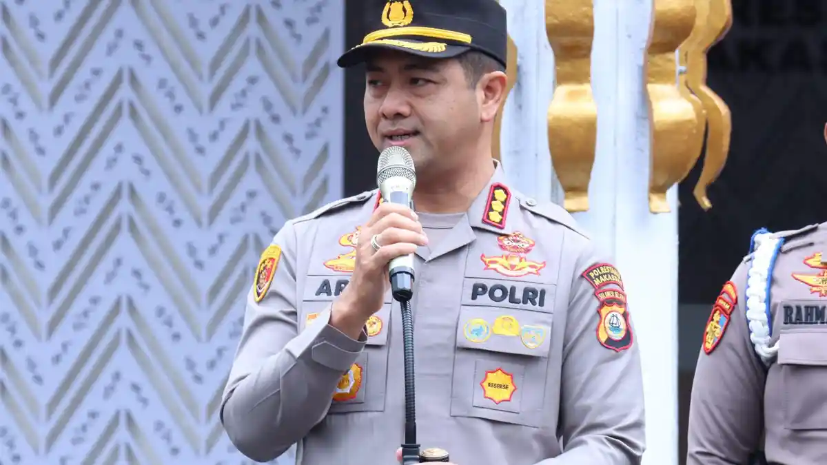 Disaksikan Ketua RT/RW, Kapolrestabes Ajak Warga Pabbaeng-Baeng Jaga Keamanan