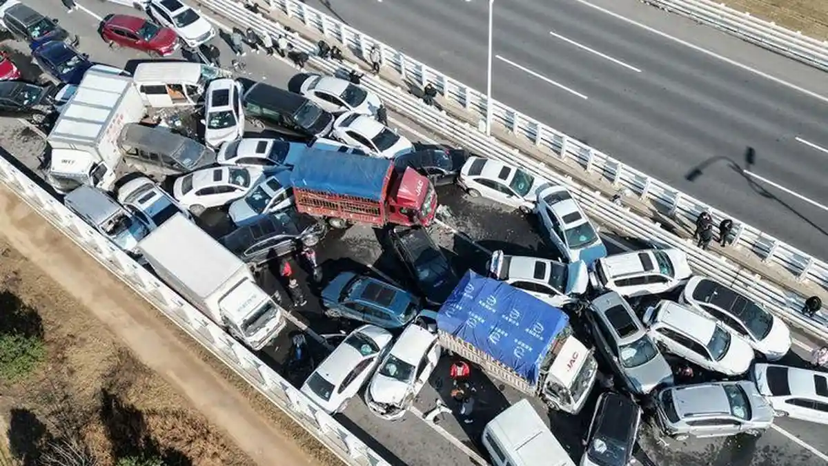 Dalam Kurun Waktu 10 Menit, Lima Kecelakaan Terjadi di Hunan China, 16 Orang Tewas