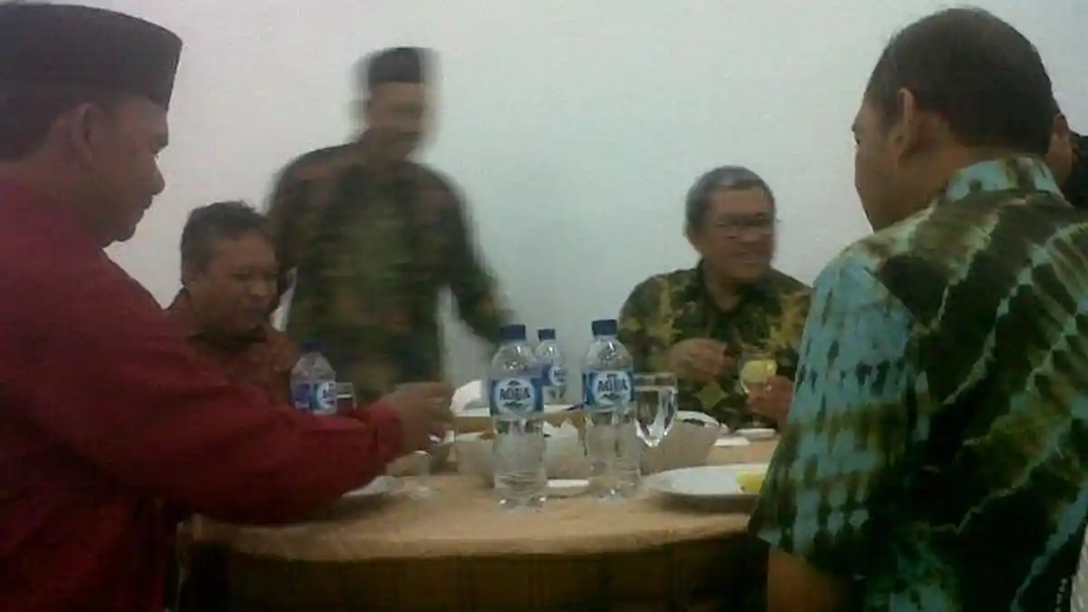 Berkunjung ke Bangka, Aher Dijamu Tumis Jantung Pisang