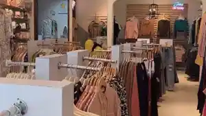 Salah-satu-toko-baju-di-Karanganyar-berlokasi-di-Cangakan-Barat.jpg