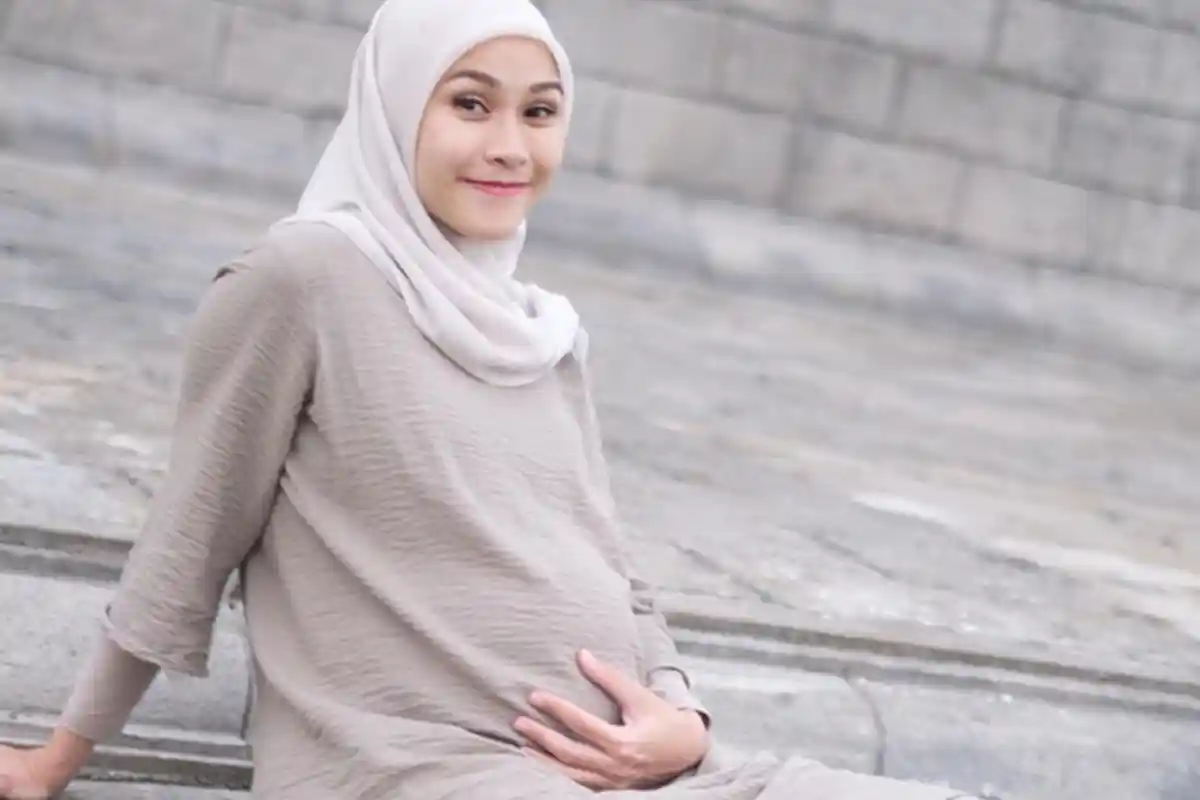 Meski Hamil Tua, Zaskia Adya Mecca Akui Masih Tracking di Jalur Berbahaya & Ogah Dimanja