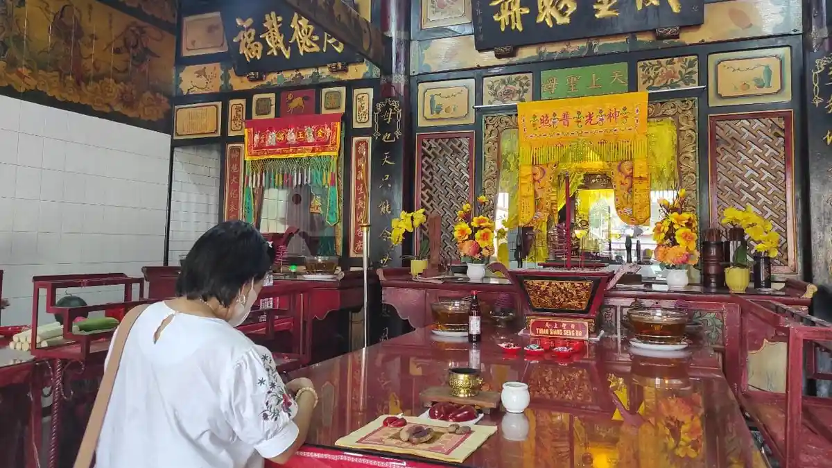 Jelang Imlek, Etnis Tionghoa Gorontalo Gelar Ritual Pengantaran Dewa Dapur