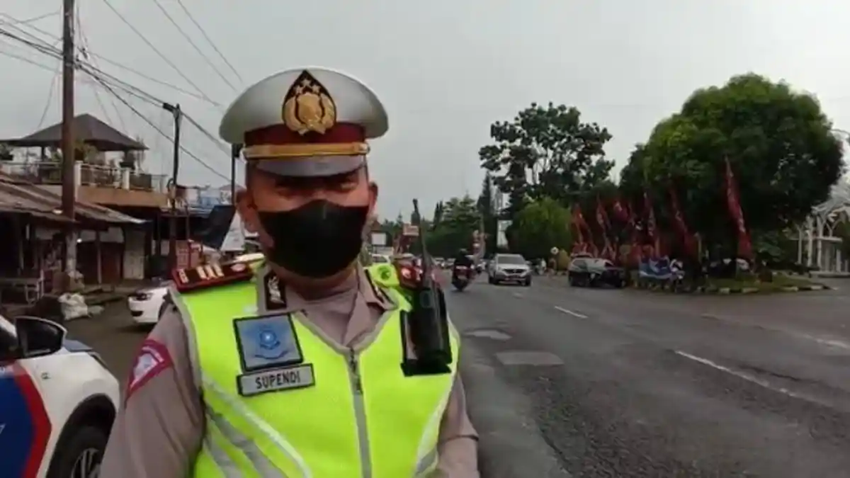 Arus Lalu Lintas Medan-Berastagi Padat, Cuaca Sempat Hujan Lebat