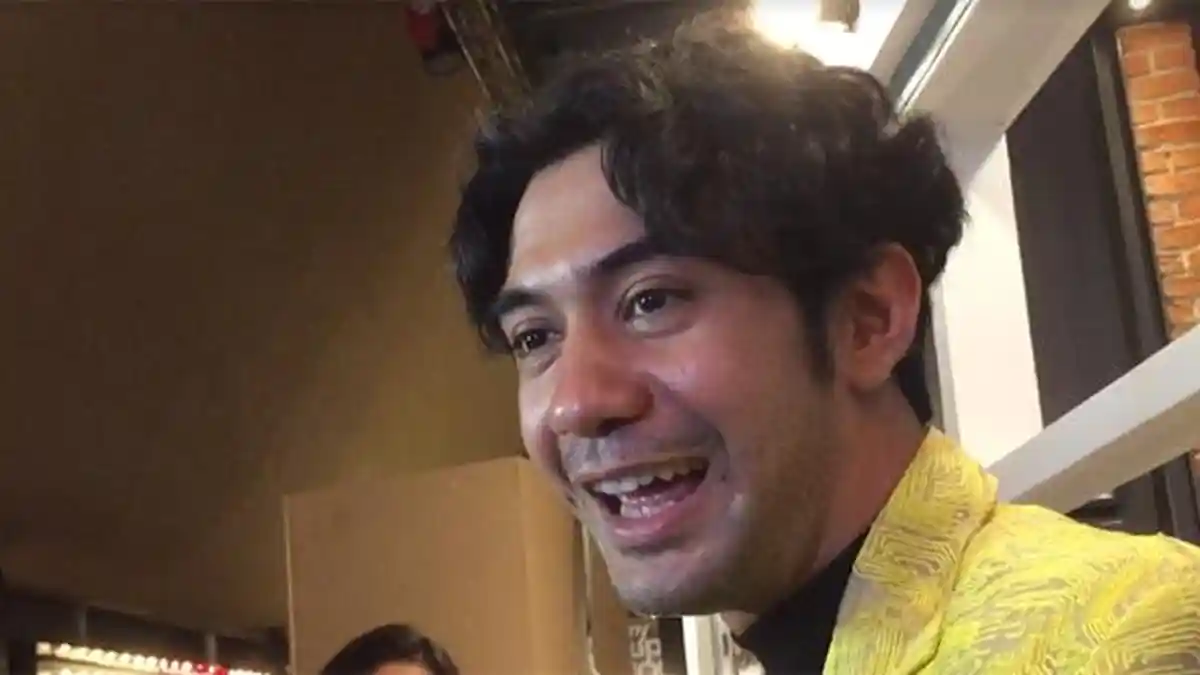 Gala Premiere My Stupid Boss 2 Banjir Penonton, Reza Rahadian Senang