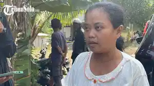 Sang-ibu-Dewi-Sri-Lestari-34i-menemukan-putrinya-sudah-tidak-bernyawa-di-Sragen.jpg