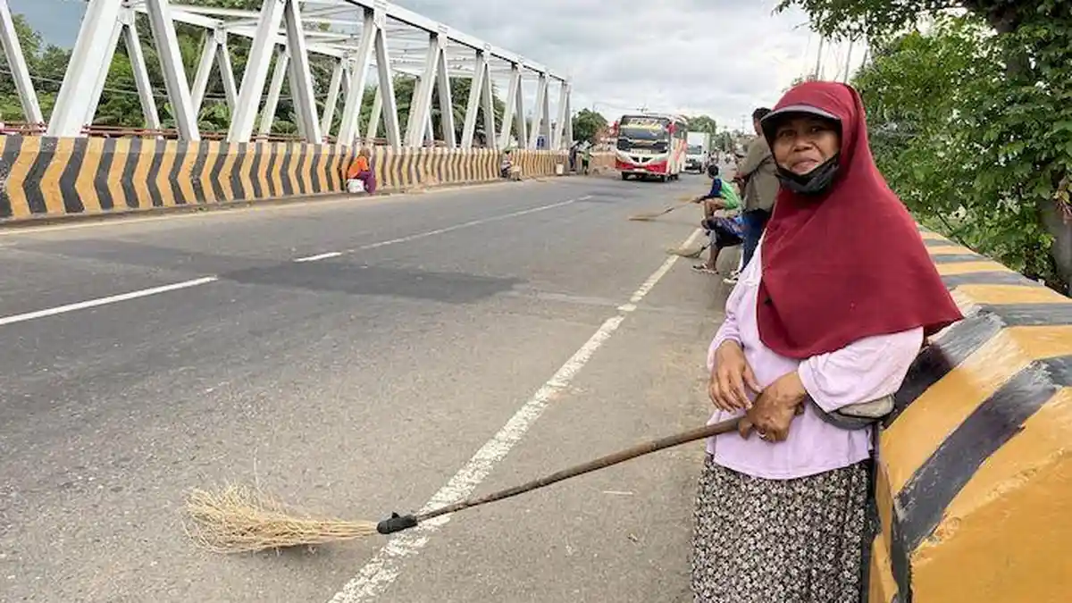 Polisi Minta Pemudik Tak Lempar Koin di Jembatan Sewo Perbatasan Subang-Indramayu, Akan Ada Sanksi