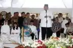 SBY Makamkan Jenazah Ibundanya
