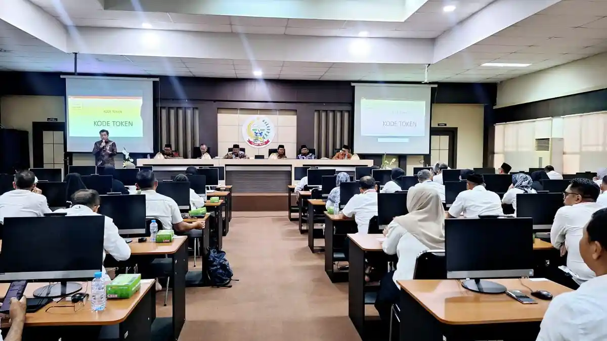 114 Calon Petugas Haji Sulsel Dites CAT di Kantor Gubernur, Separuh Akan Gugur