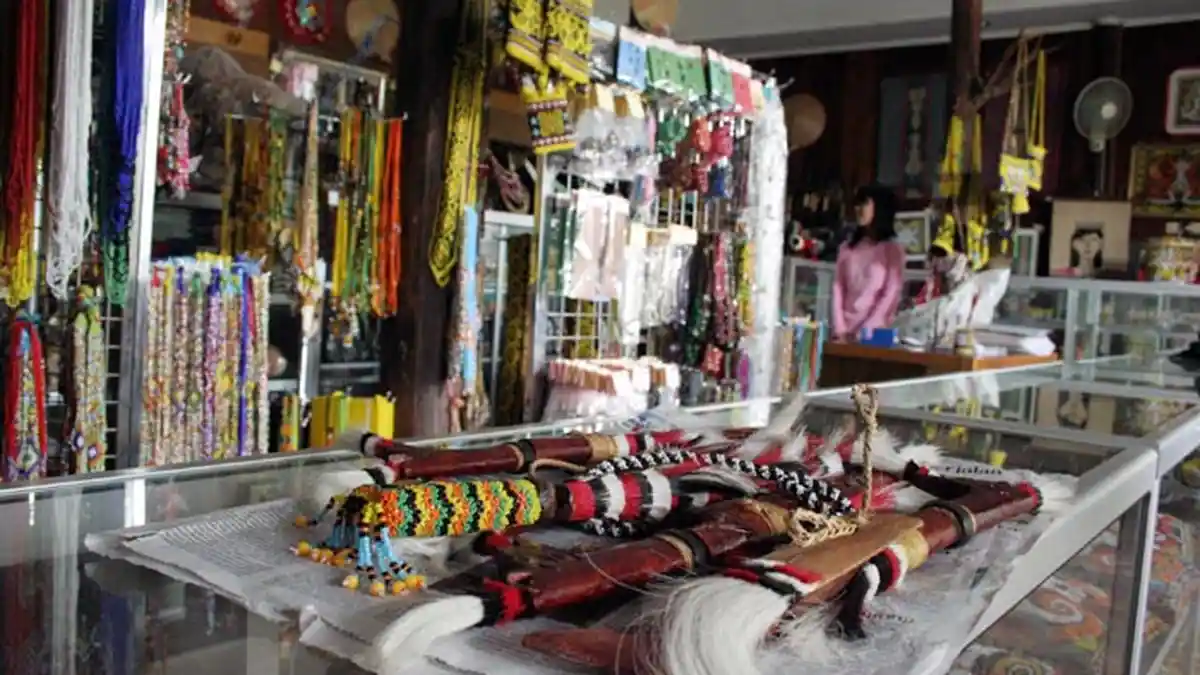 Desa Pampang, Tempat Kerajinan Cenderamata Khas Dayak