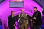 Bono U2 Gelar Pertunjukan Musik di Kyiv Ukraina