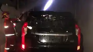 Mobil-Pajero-Kebakaran-di-Garasi-Rumah-Warga-Kedamaian-Bandar-Lampung.jpg