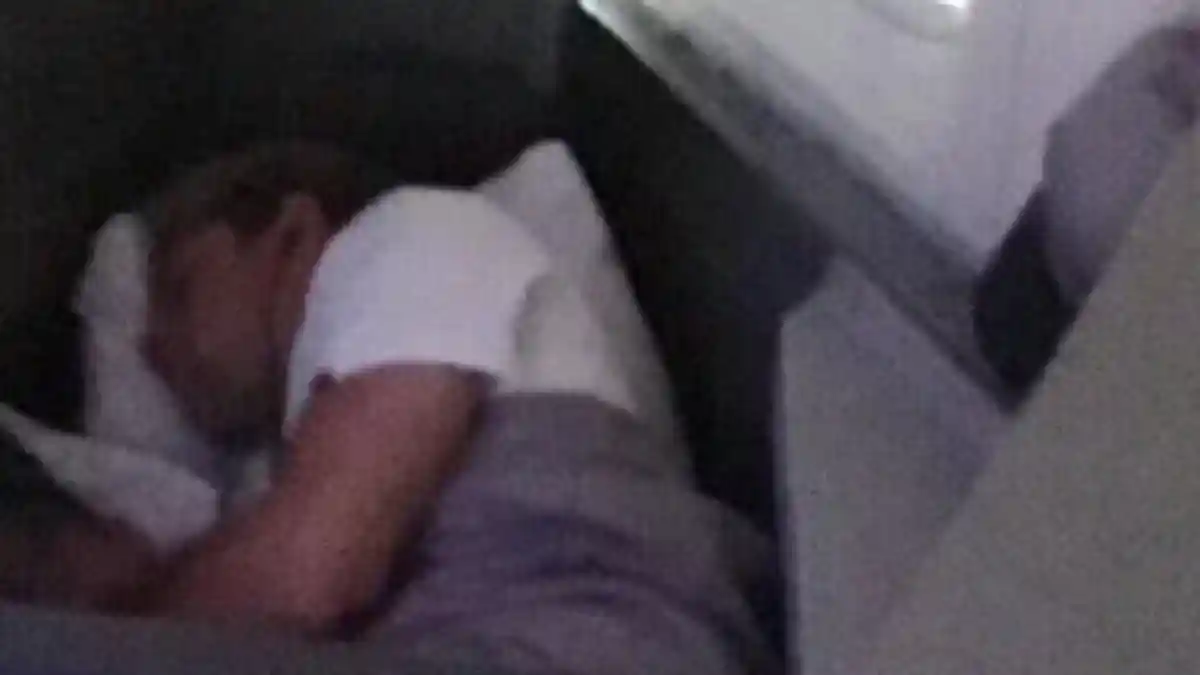 Personel 'One Direction' Ini Naik Pitam Gara-gara Foto Tidurnya Tersebar