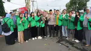 Aksi-diakhiri-dengan-penandatanganan-pernyataan-sikap-oleh-Ketua-DPRD.jpg