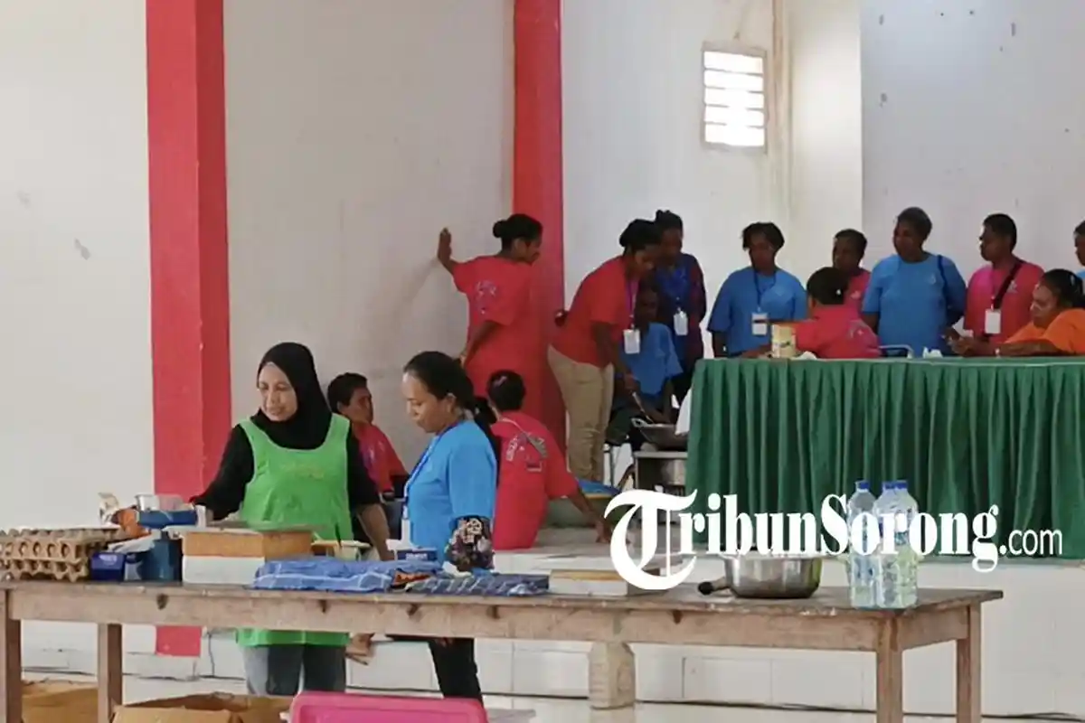 80 IRT Kurang Mampu di Sorong Selatan Diajari Bikin Kue dan Keripik, Program Pemberdayaan Dinsos