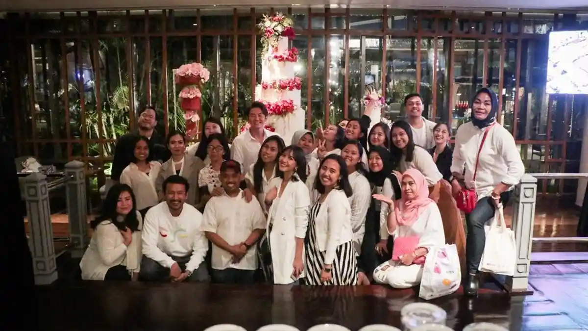 Pemain Film Bridezilla Ajak Fans Makan Malam di Hotel Berbintang