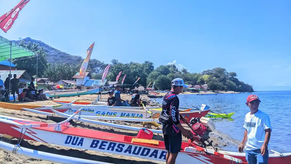 Semarak Tradisi Ketupat Gorontalo, Intip Persiapan Balap Perahu Ketinting di Leato Selatan