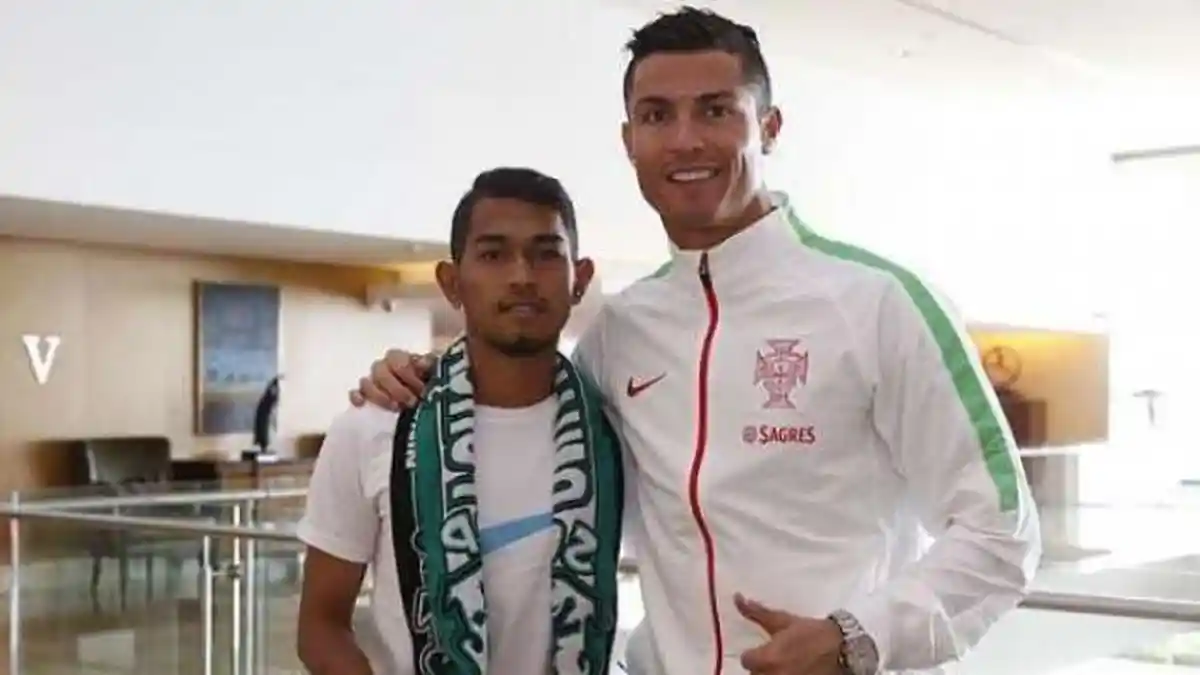 TERPOPULER BOLA: Pengakuan Anak Angkat Cristiano Ronaldo hingga Rendi Irwan Prank Rekan di Persebaya