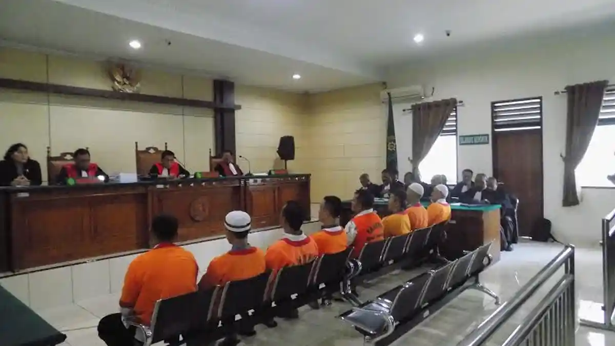 12 Terdakwa Anggota Ormas Yang Sweeping Social Kitchen Solo Tolak Dakwaan Jaksa