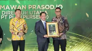 Direktur-Utama-PT-PLN-Persero-Darmawan-Prasodjo-kembali-menorehkan-prestasi.jpg