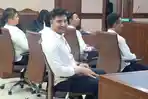 Ammar-Zoni-mencurahkan-isi-hatinya.jpg